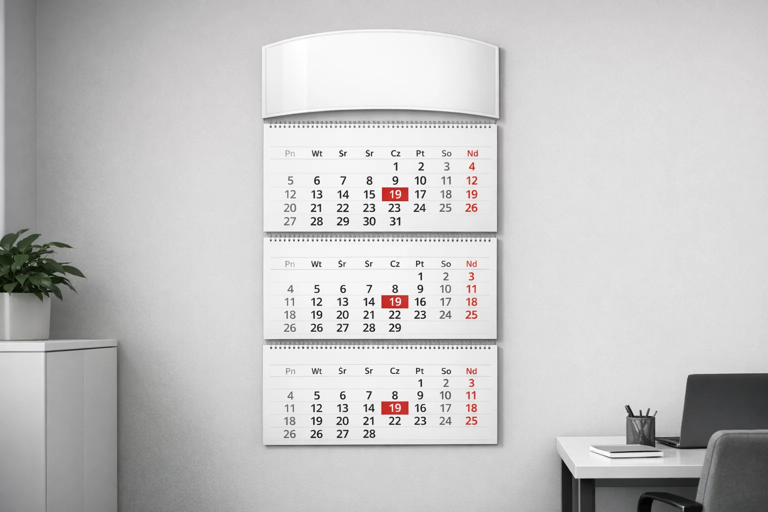 Kalendarz trójdzielny premium w przestrzeni biurowej